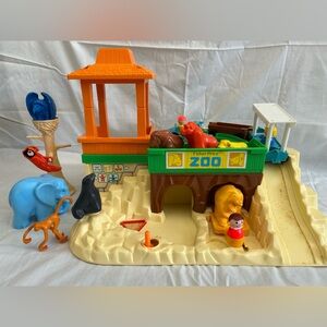 Fisher-Price Colorful Zoo Adventure Playset